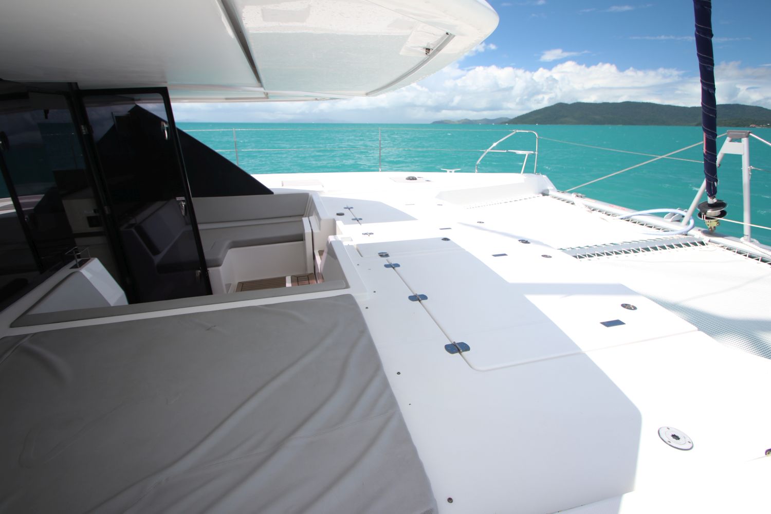 Whitsunday Escape Sailing Catamaran Leopard 50 Bow Seating And Daybed ...